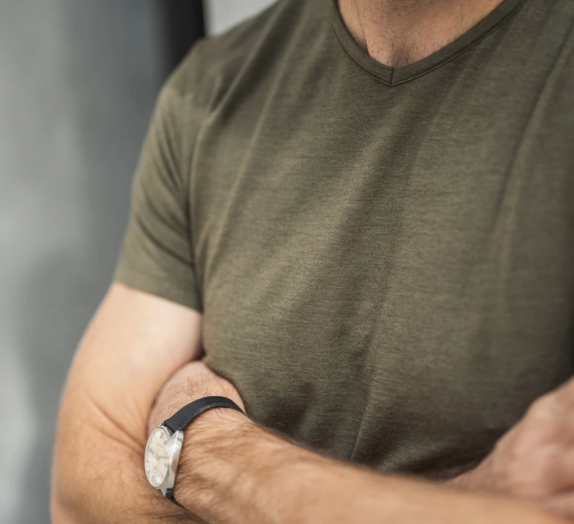 ACTION MERINO V-NECK TEE - Image 21