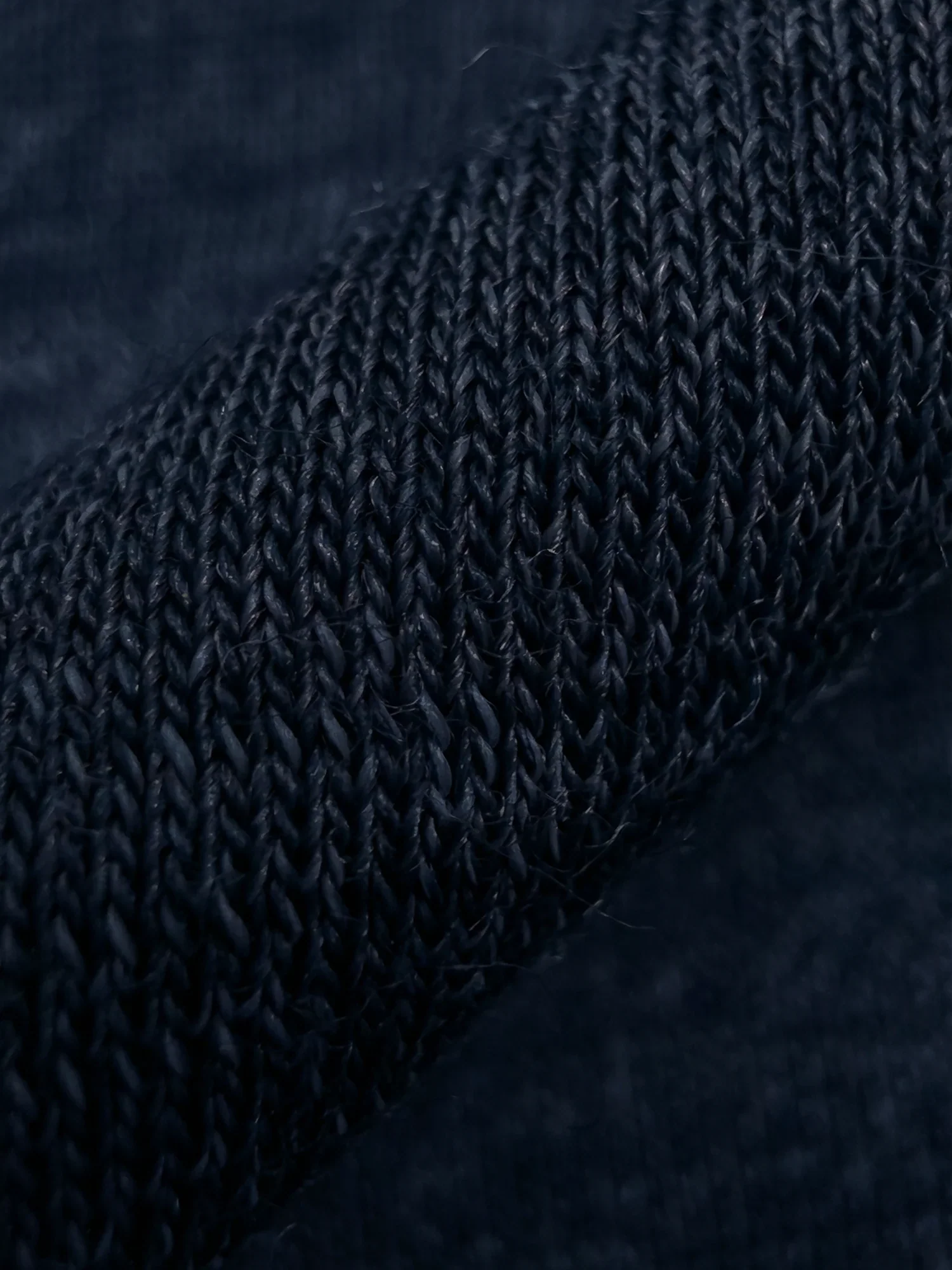 PERFORMANCE MERINO V-NECK - Image 11